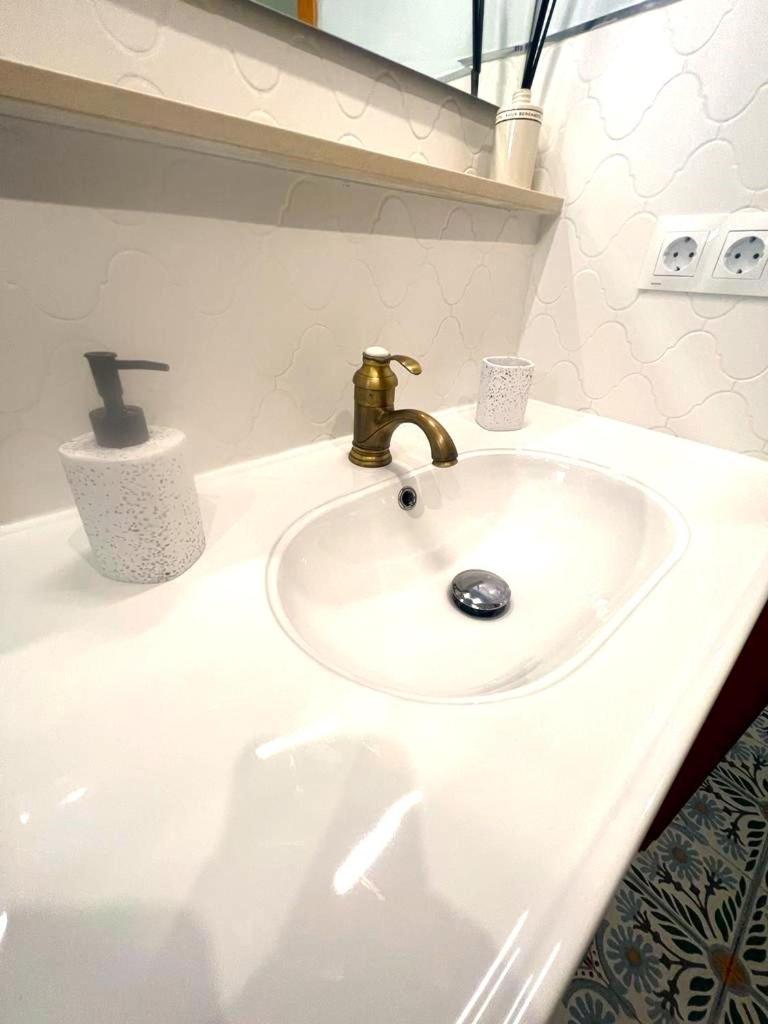 Esmeralda Apartment With Free Private Underground Parking Valencia Kültér fotó